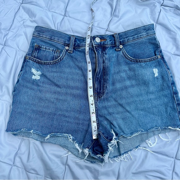 Uniqlo Demin Shorts - Picture 5 of 6